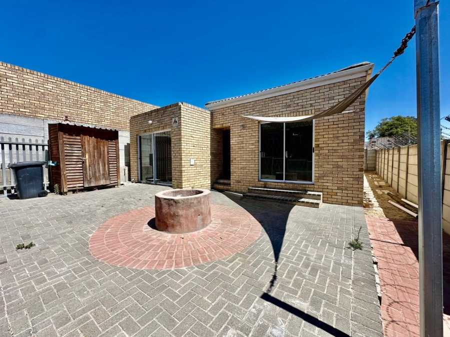 3 Bedroom Property for Sale in Normandie Western Cape